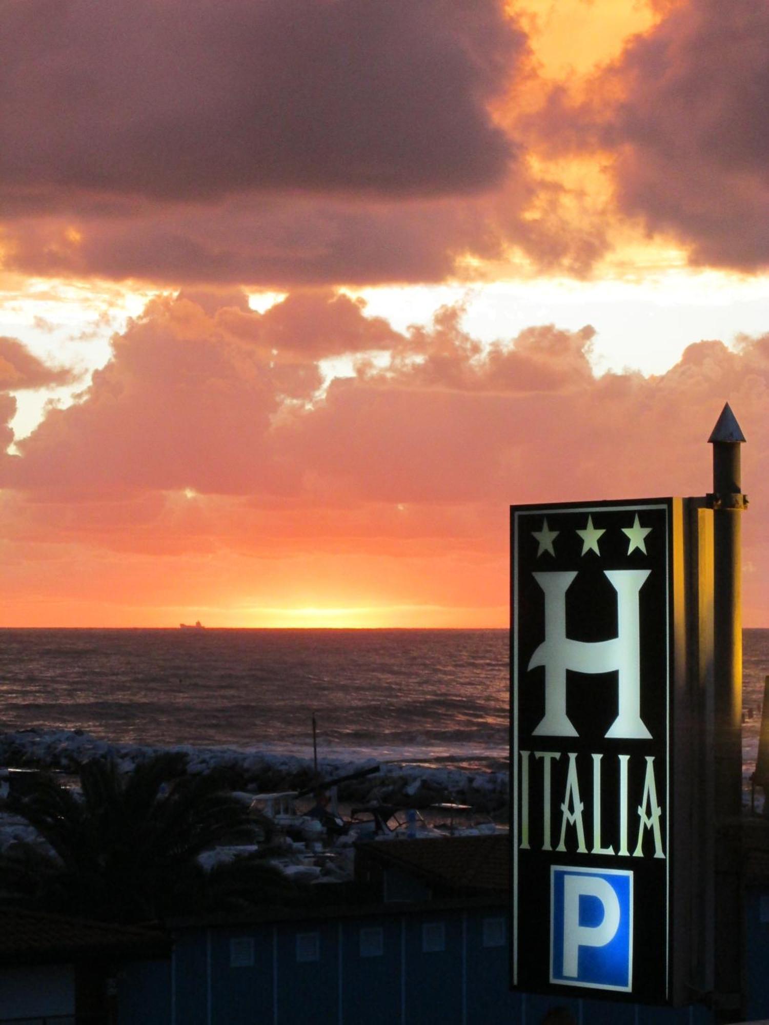 Hotel Italia マリーナ・ディ・マッサ エクステリア 写真